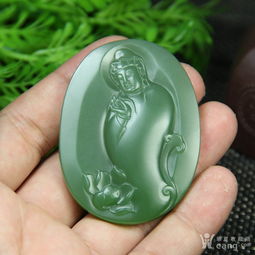 和田碧玉白加綠，蘇工精雕荷花觀音掛件 青海玉石的精品之作